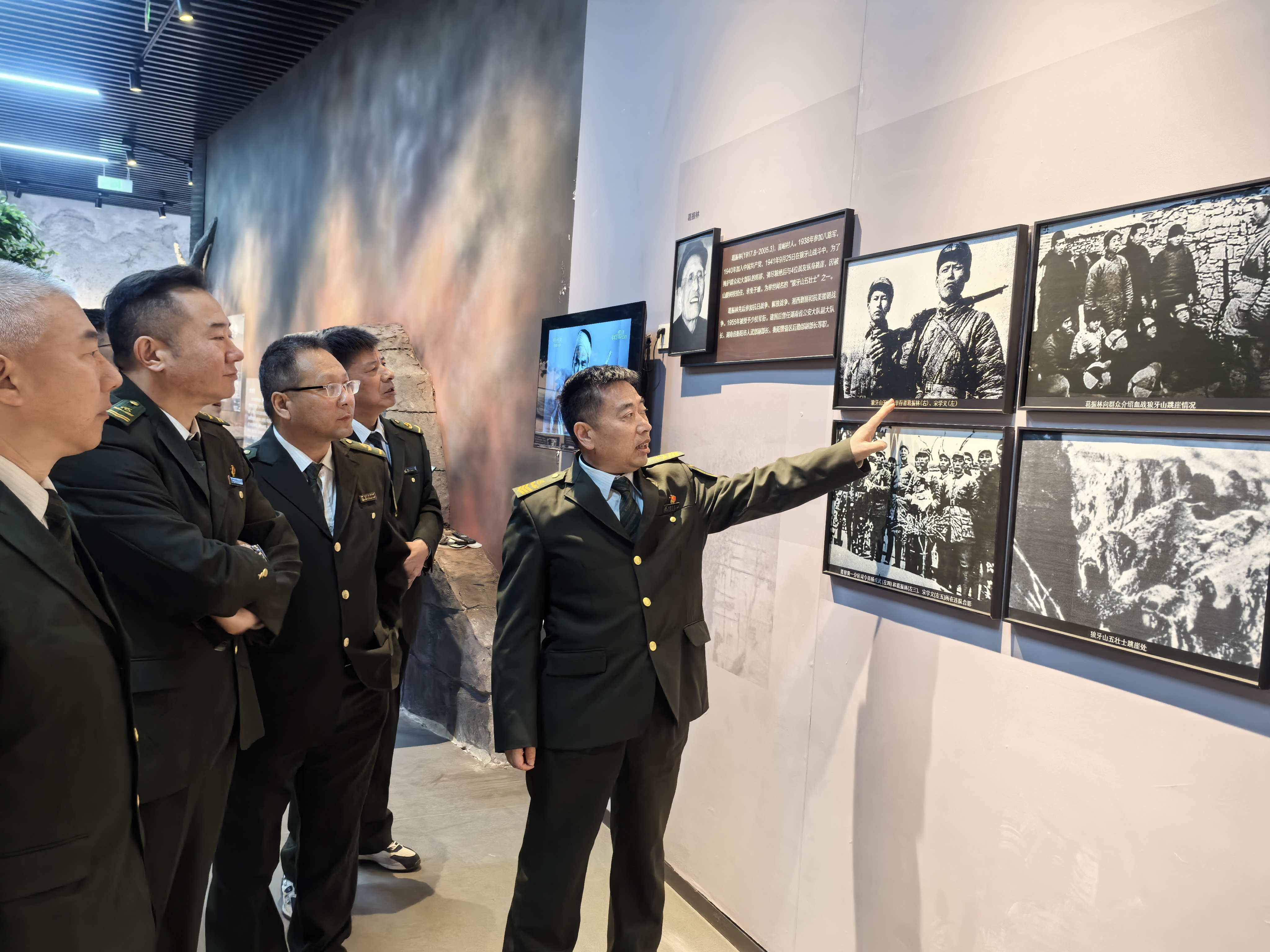 f6561f1608d7daffe383bc89093f340.jpg f6561f1608d7daffe383bc89093f340.jpg